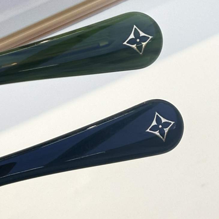 Picture of Louis Vuitton Sunglasses _SKUfw77095918fw